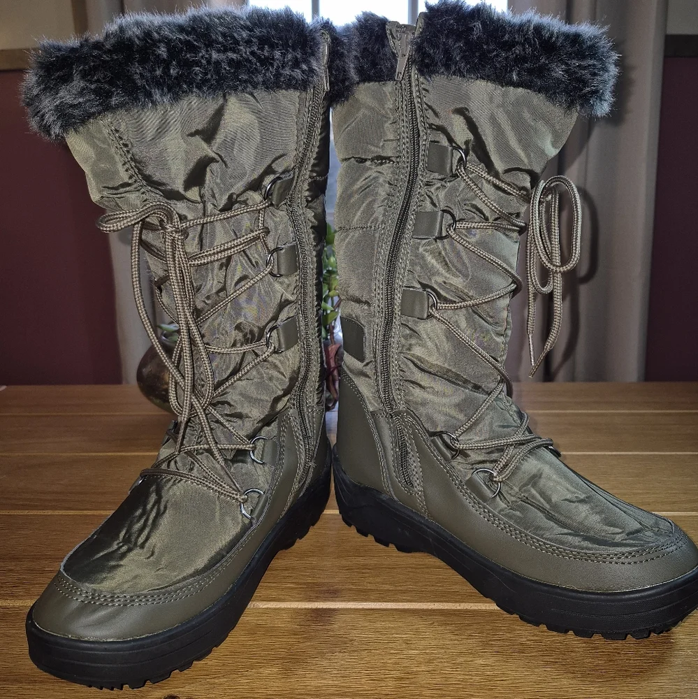 Nature Breeze DF72‎ Nylon Fur Trim Lace Up Boots - Size 7.5